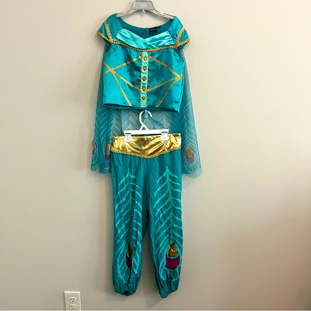Girls Disney Princess Jasmine Costume, size M 7/8